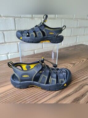 KEEN Newport H2 Water Sport Sandals Kids Size 4 Black Hiking Shoes Waterproof